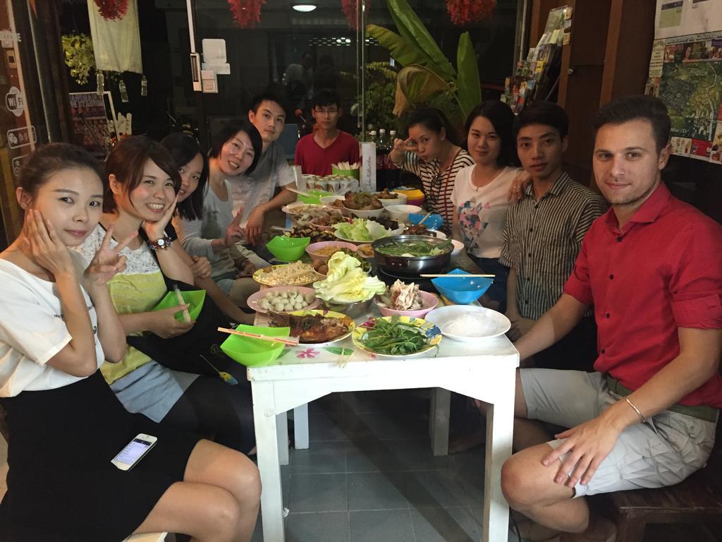 Zoe Hostel Chiang Mai Buitenkant foto